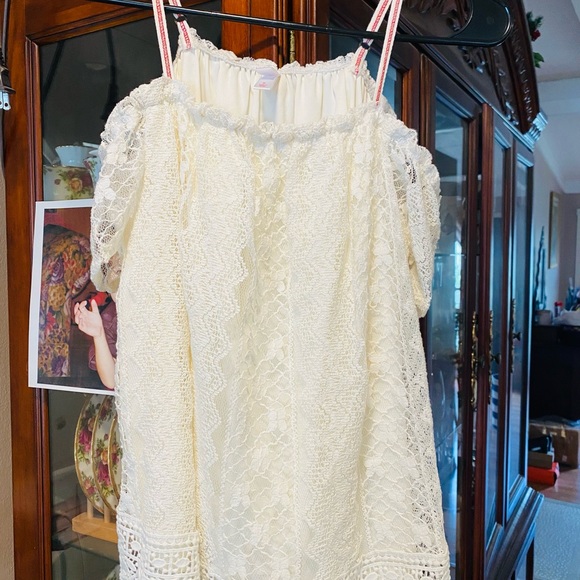 Xhilaration Lace Short Sleeve Top EUC NWOT SZ Small - Picture 2 of 3